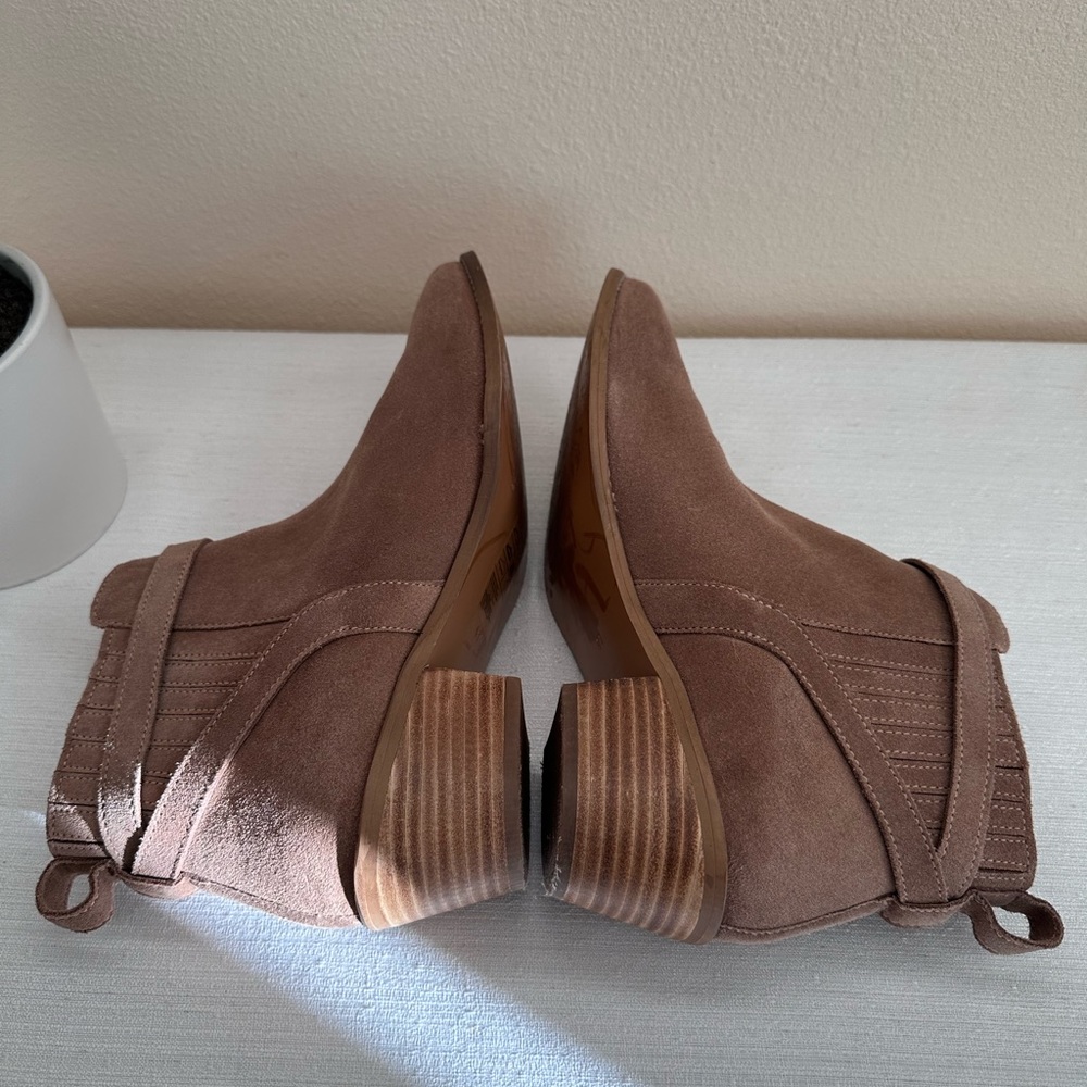 H&M Taupe Suede Stretch Ankle Gold Strap Ankle Booties Women’s EU41 US9.5 India - Picture 6 of 12